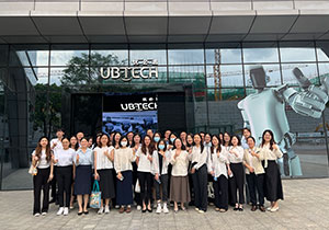 企业游学团走进优必选参观学习